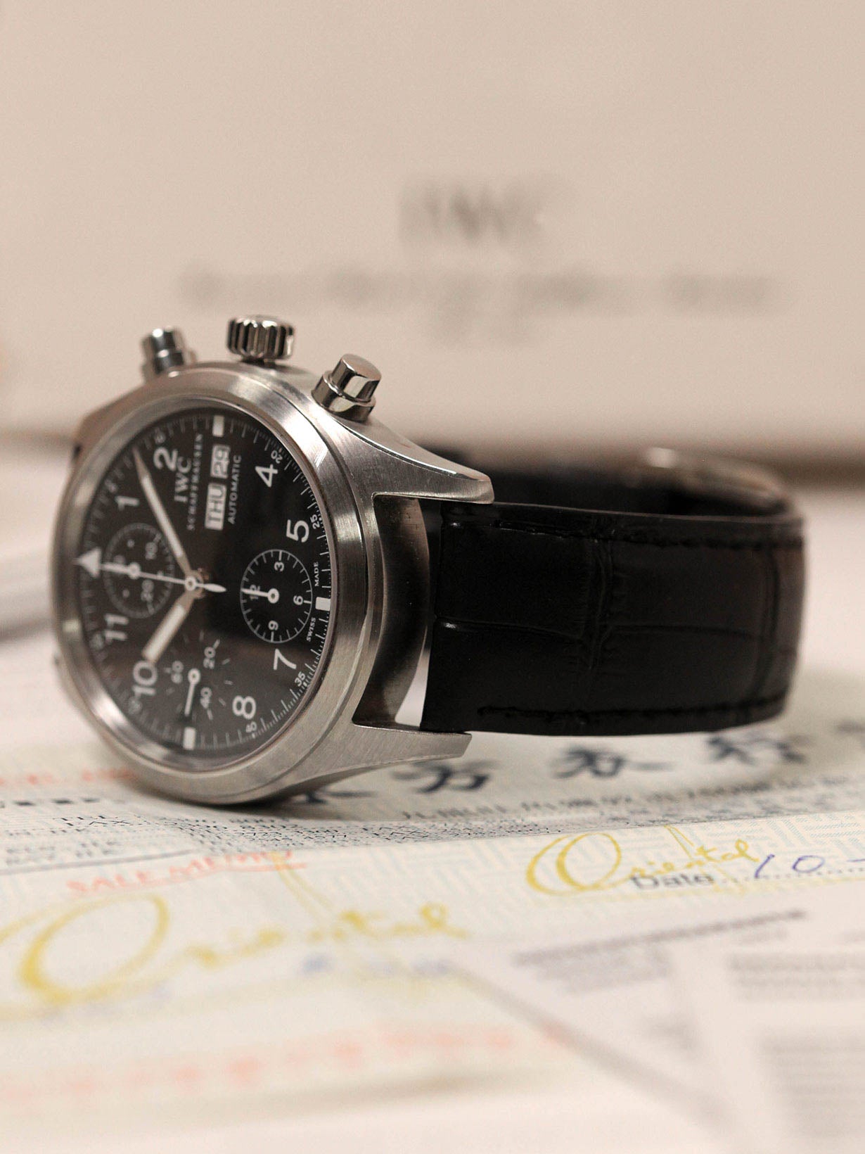 Iwc pilot hot sale chrono iw3706